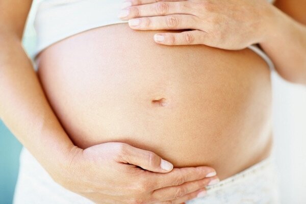 Femme enceinte développe des cicatrices pendant sa grossesse